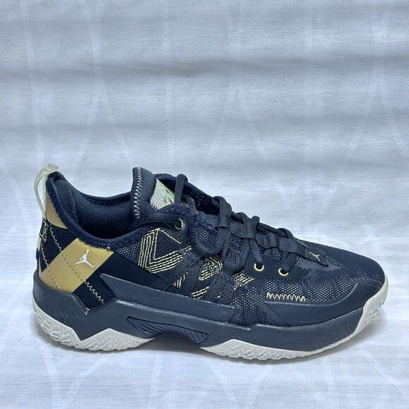 Nike Jordan One Take 2‎ Black Metallic Gold' CZ0840-007 Basketball Shoe 5.5Y EUC - Picture 1 of 9